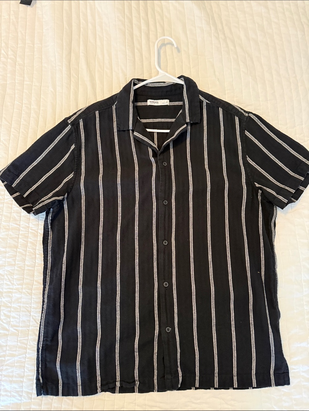 Sonoma Vertical-Stripe Short-Sleeve Men's Shirt in Black